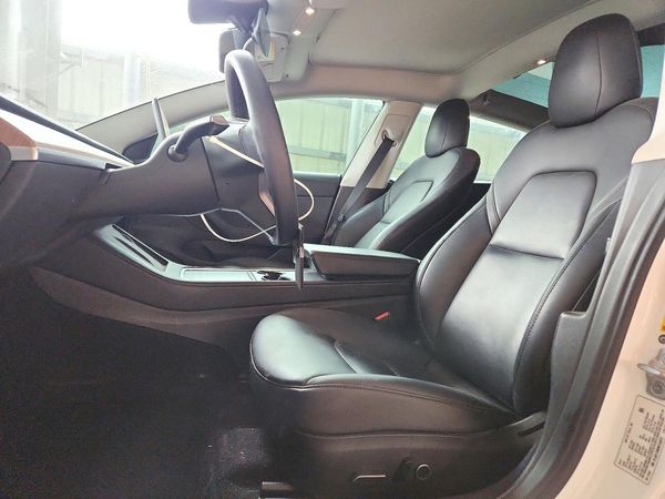 2022 TESLA MODEL 3 — DENT