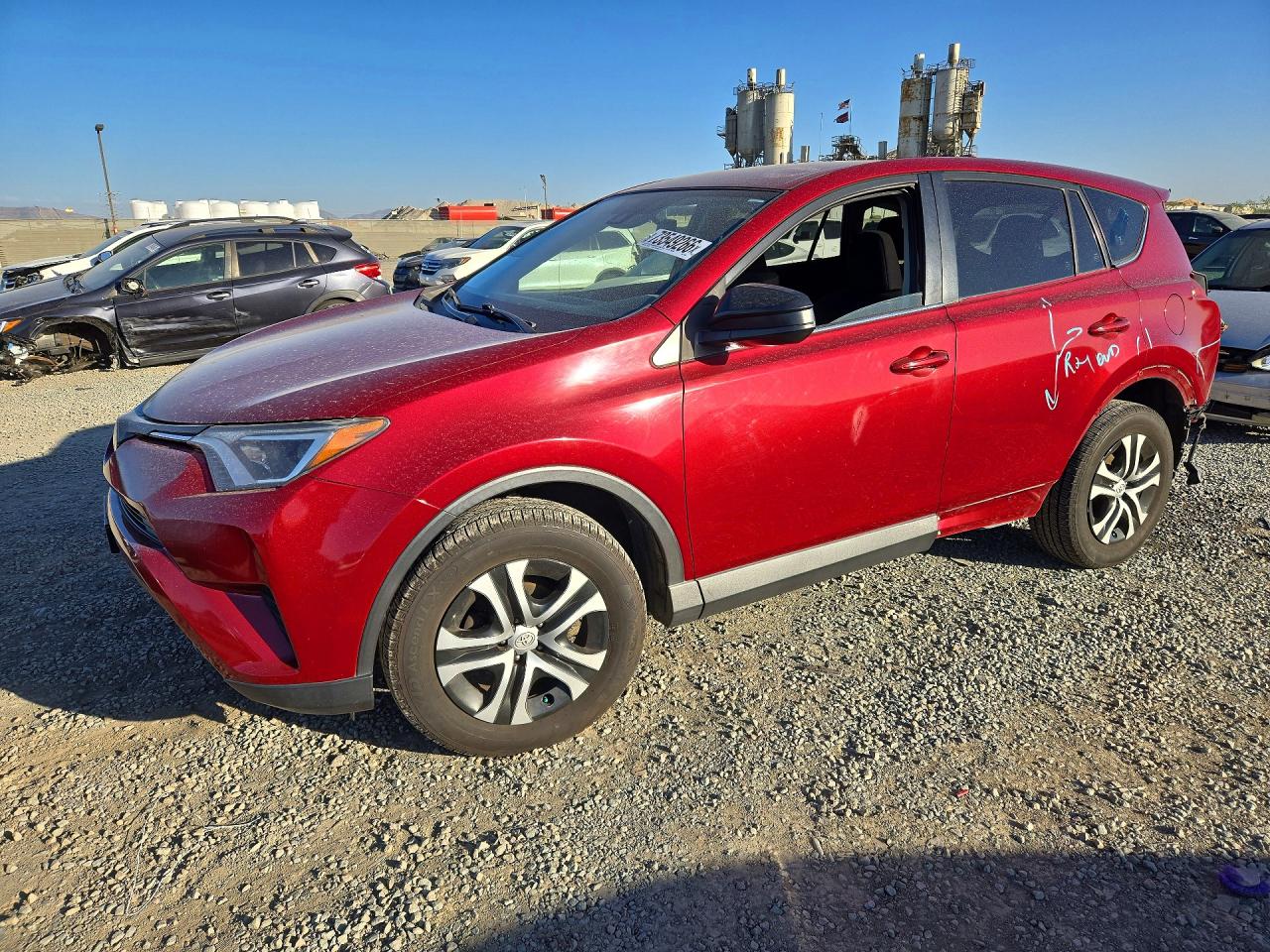 2018 TOYOTA RAV4 LE — Front 3/4