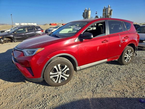 2018 TOYOTA RAV4 LE — Front 3/4