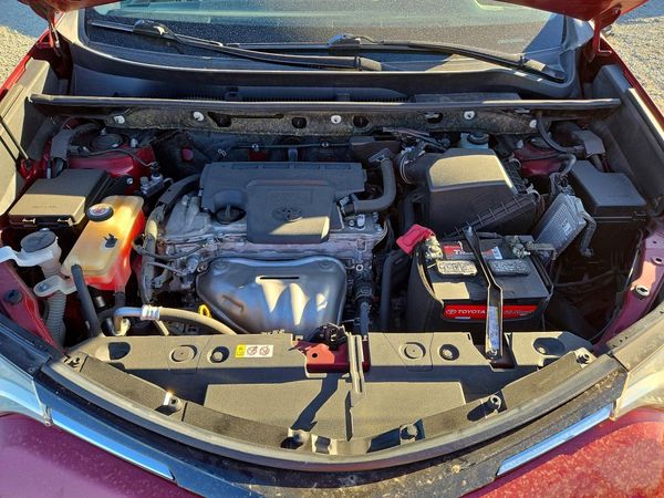 2018 TOYOTA RAV4 LE — Engine bay