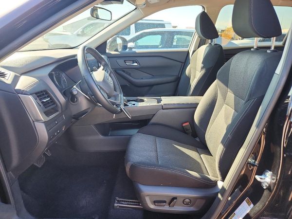 2025 NISSAN ROGUE SV — DENT
