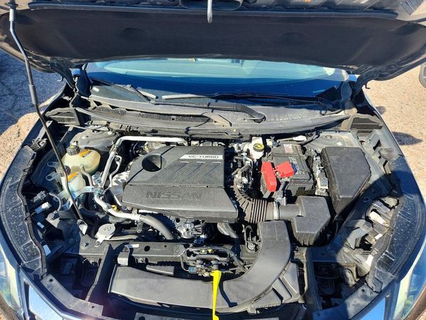 2025 NISSAN ROGUE SV — Engine bay