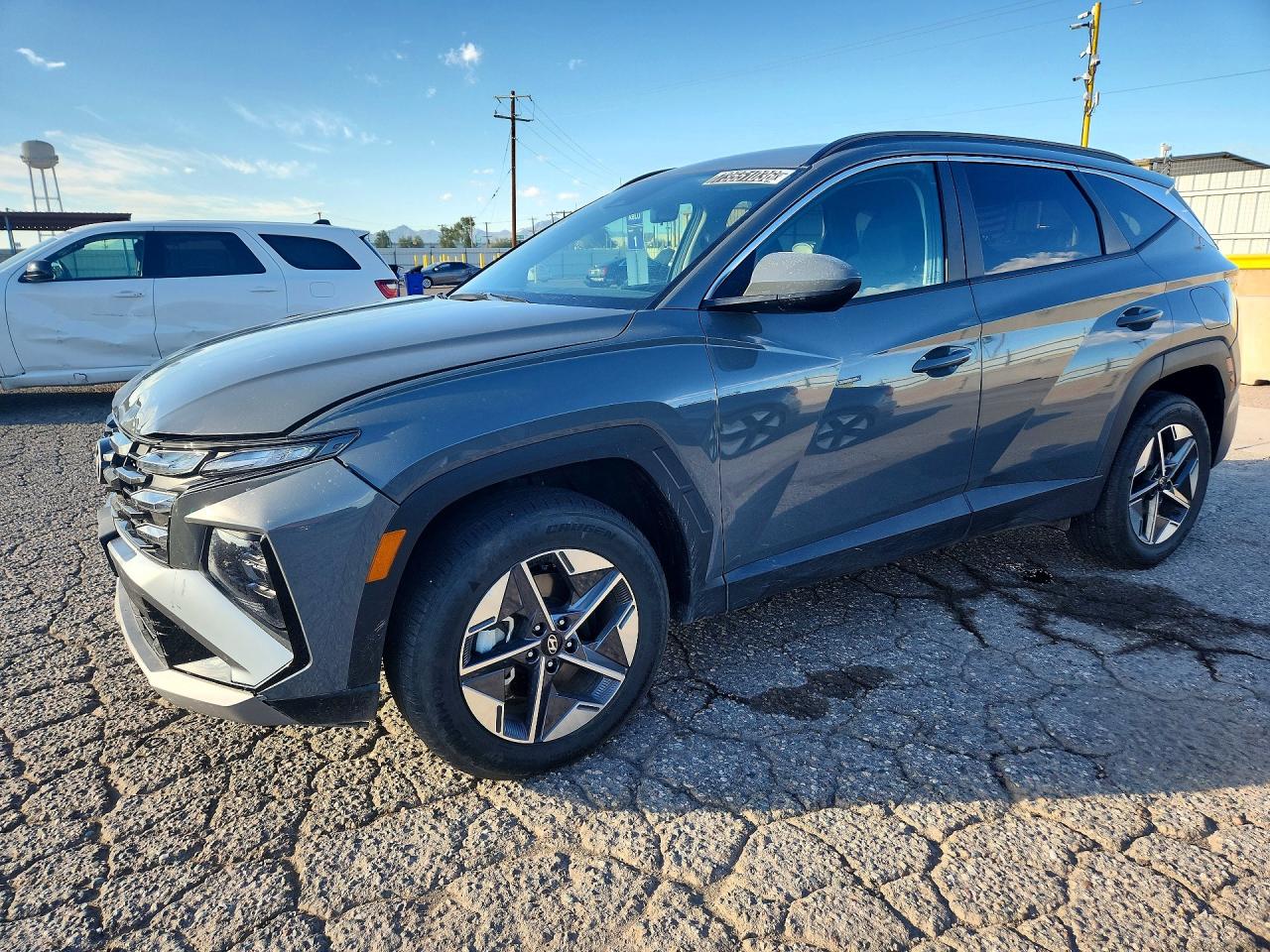 2026 HYUNDAI TUCSON SEL, SEL Plus — Front 3/4