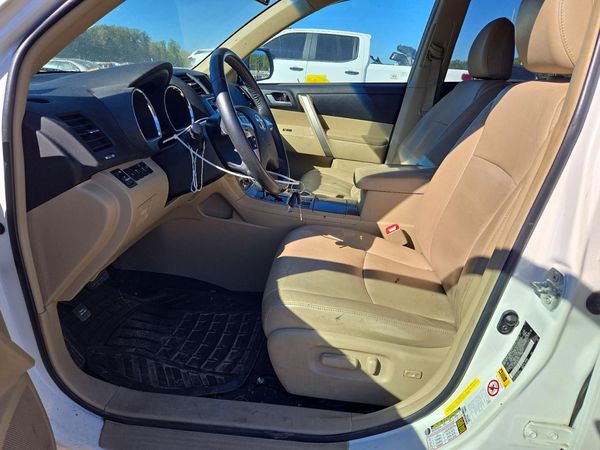 2013 TOYOTA HIGHLANDER Base/Hybrid — DENT