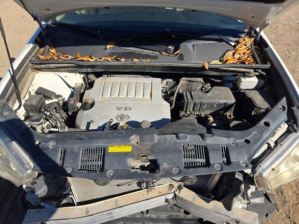 2013 TOYOTA HIGHLANDER Base/Hybrid — Engine bay