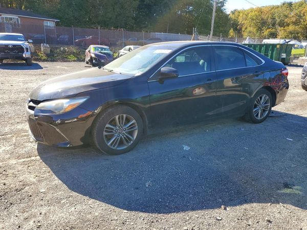 2017 TOYOTA CAMRY LE/SE/XLE/XSE — Front 3/4