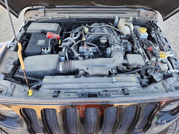 2023 JEEP WRANGLER Sahara — Engine bay