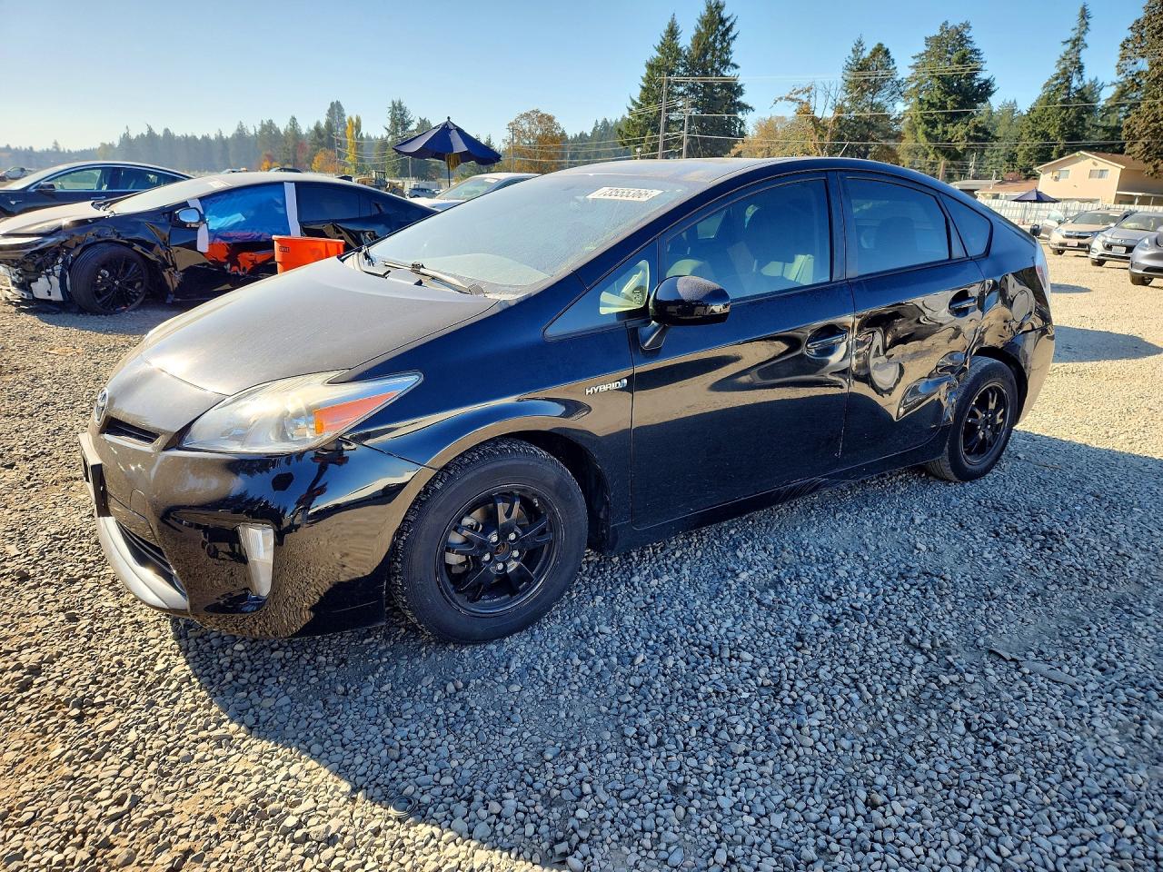 2015 TOYOTA PRIUS — Front 3/4