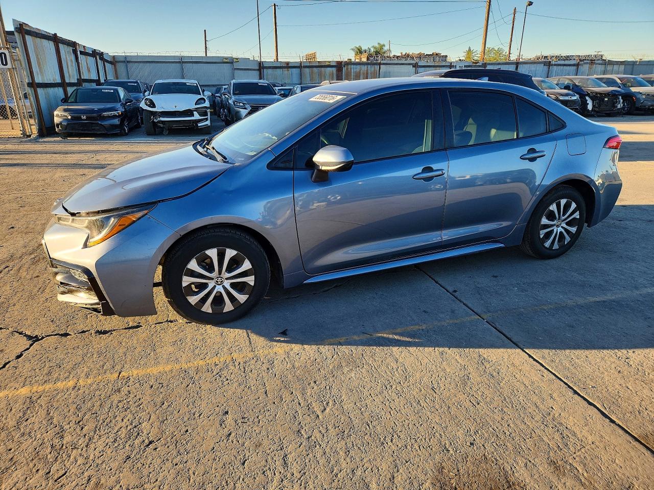 2022 TOYOTA COROLLA LE — Front 3/4