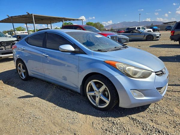 2013 HYUNDAI ELANTRA — Passenger 3/4
