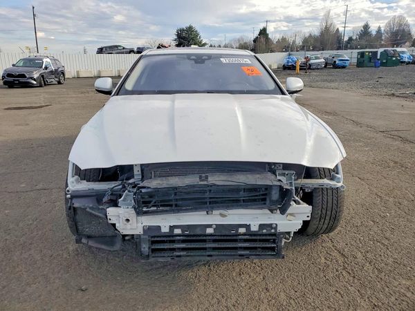 2020 JAGUAR XE