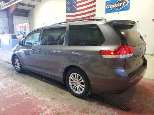 2014 TOYOTA SIENNA — DSRA