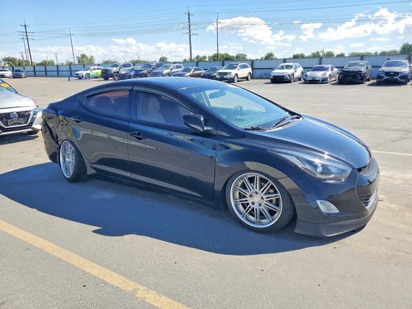 2013 HYUNDAI ELANTRA