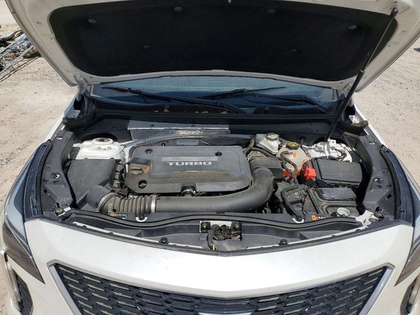 2019 CADILLAC XT4 Premium Luxury