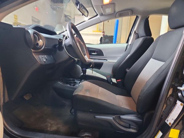 2013 TOYOTA PRIUS — DENT