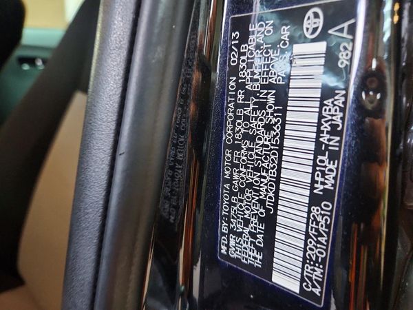 2013 TOYOTA PRIUS — VINS
