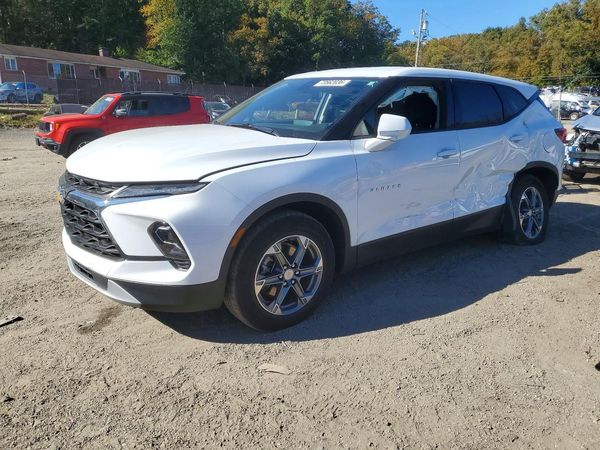 2025 CHEVROLET BLAZER 2LT — Front 3/4