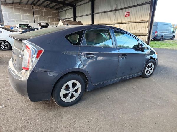 2015 TOYOTA PRIUS — PSRA