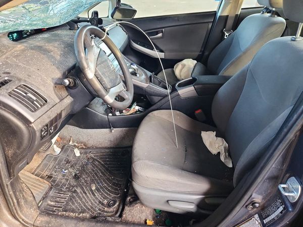 2015 TOYOTA PRIUS — DENT