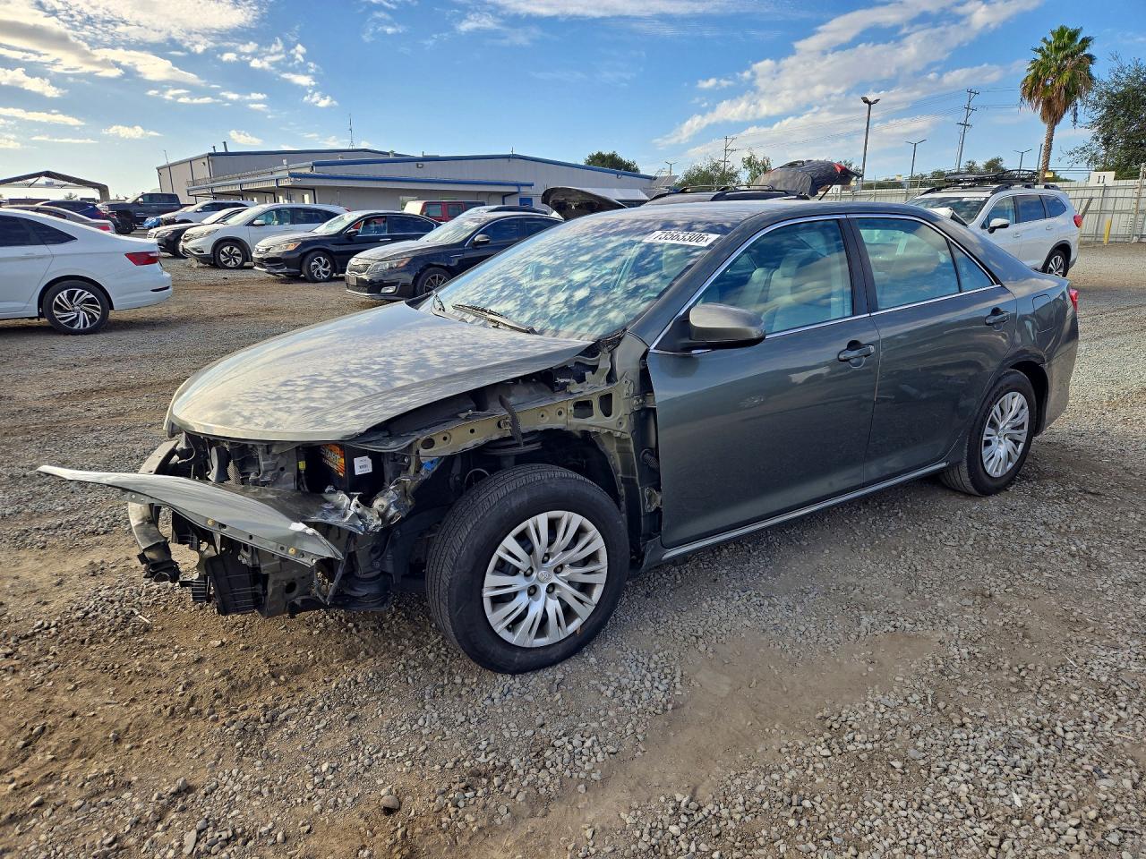 2014 TOYOTA CAMRY — Front 3/4