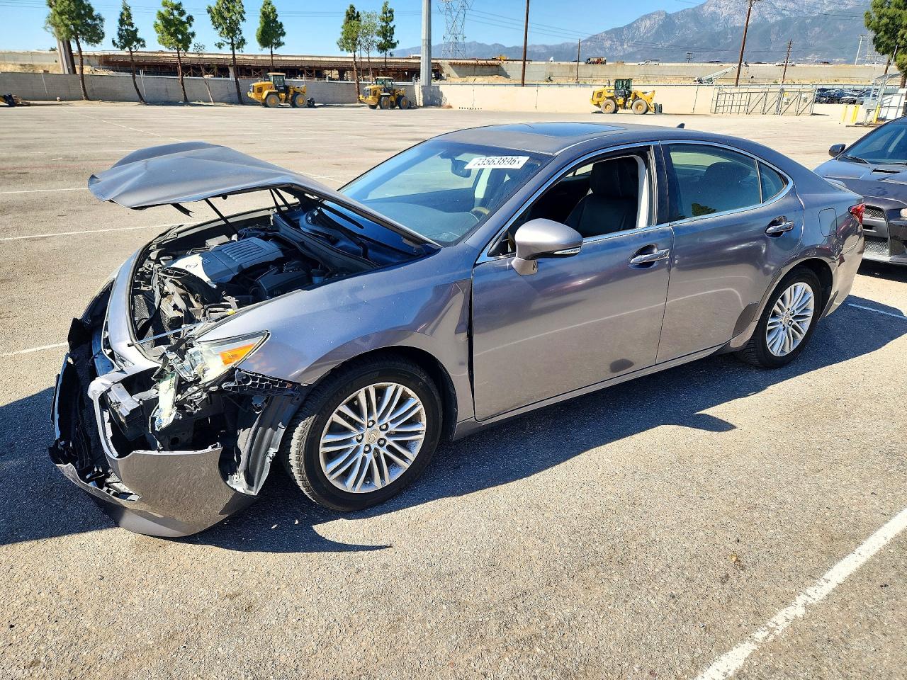 2014 LEXUS ES 350 — Front 3/4