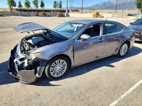 2014 LEXUS ES 350 — Front 3/4