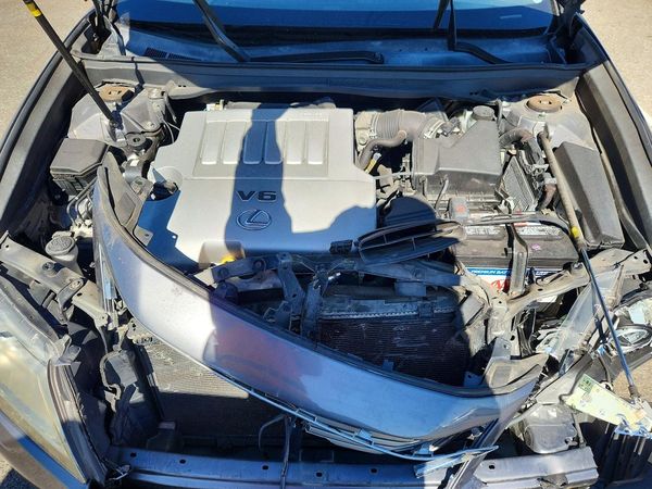 2014 LEXUS ES 350 — Engine bay