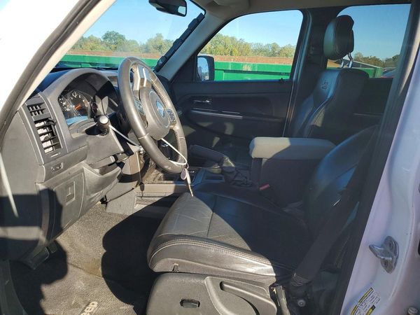 2012 JEEP LIBERTY Jet — DENT