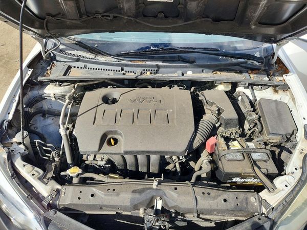 2016 TOYOTA COROLLA L/LE — Engine bay