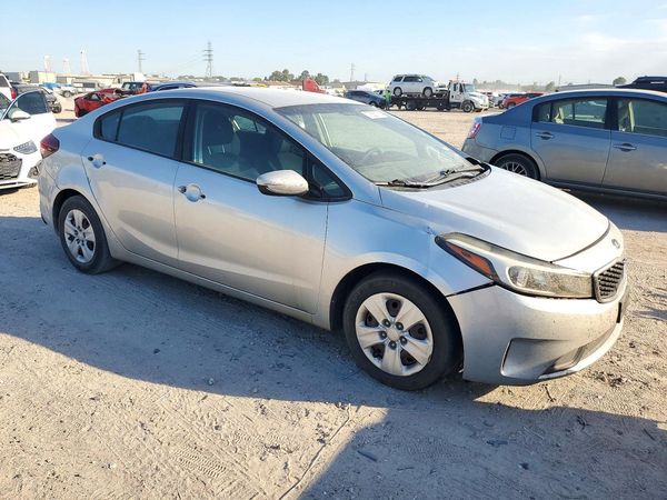 2018 KIA FORTE LX Base — Passenger 3/4