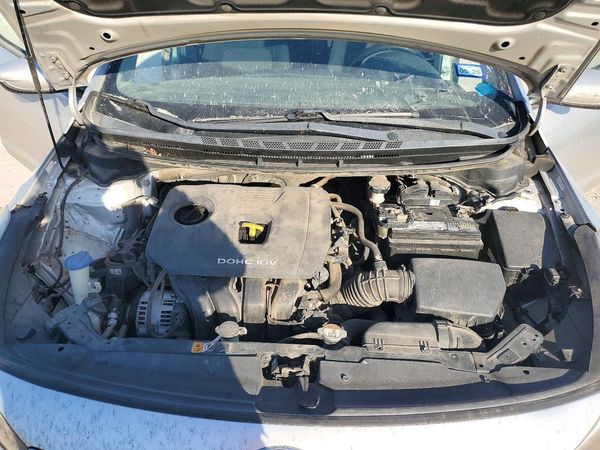 2018 KIA FORTE LX Base — Engine bay