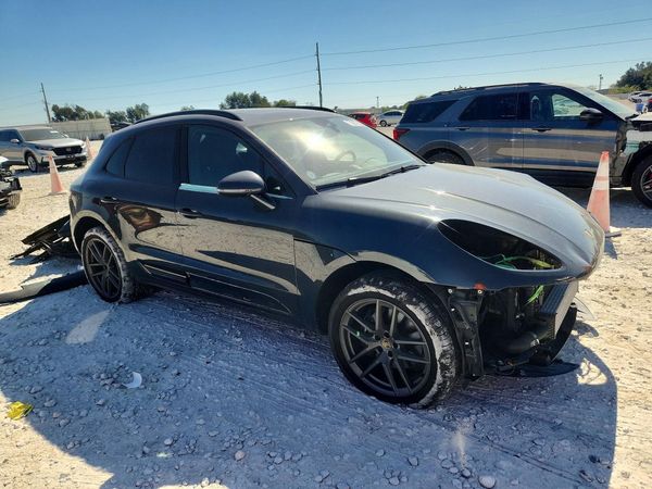 2025 PORSCHE MACAN Macan, Macan T — Passenger 3/4
