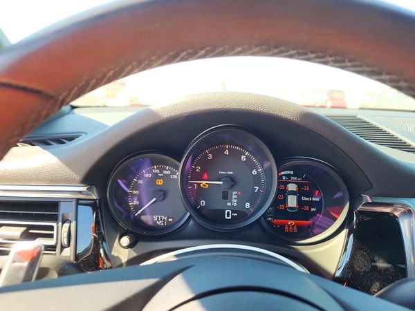 2025 PORSCHE MACAN Macan, Macan T — ODOM