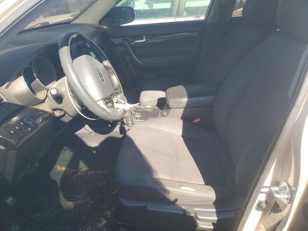 2012 KIA SORENTO GL(Middle-low grade) — DENT
