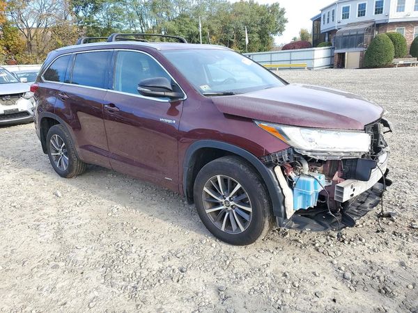 2018 TOYOTA HIGHLANDER XLE Hybrid — Passenger 3/4