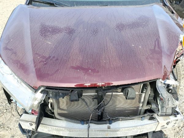 2018 TOYOTA HIGHLANDER XLE Hybrid — Engine bay