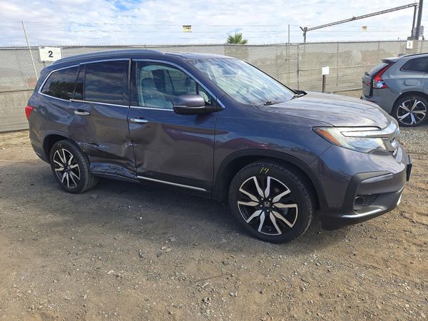 2020 HONDA PILOT TOURING-7 — Passenger 3/4