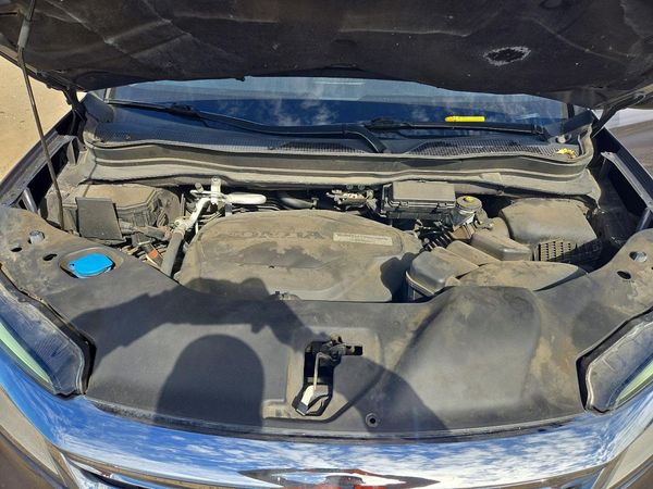 2020 HONDA PILOT TOURING-7 — Engine bay