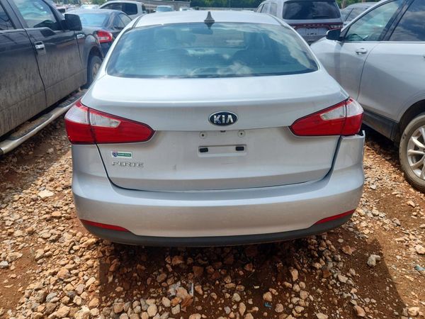 2016 KIA FORTE