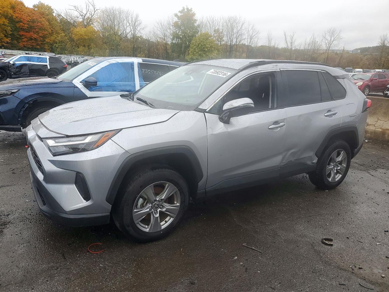 2025 TOYOTA RAV4 — Front 3/4