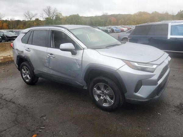 2025 TOYOTA RAV4 — Passenger 3/4