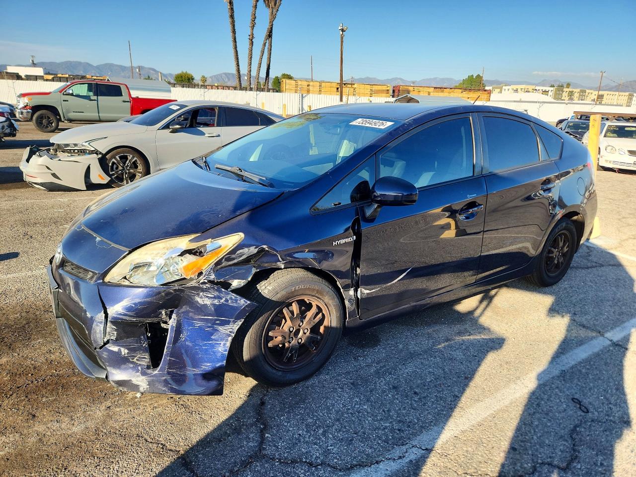 2015 TOYOTA PRIUS — Front 3/4