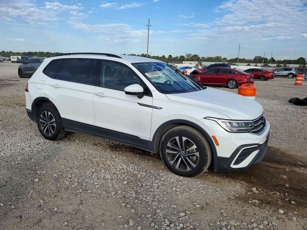 2023 VOLKSWAGEN TIGUAN S — Passenger 3/4