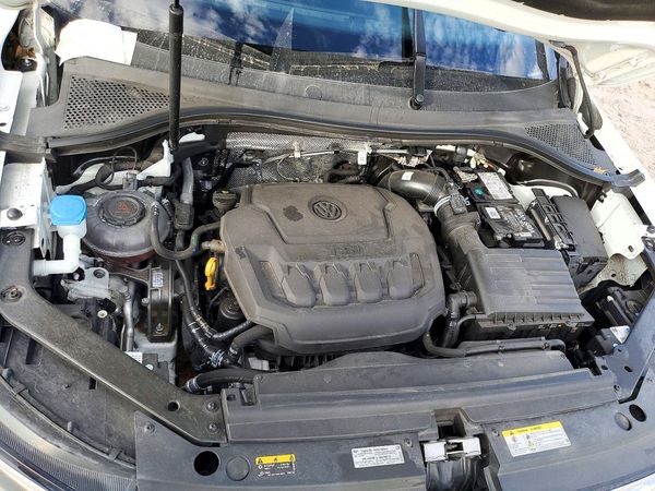 2023 VOLKSWAGEN TIGUAN S — Engine bay