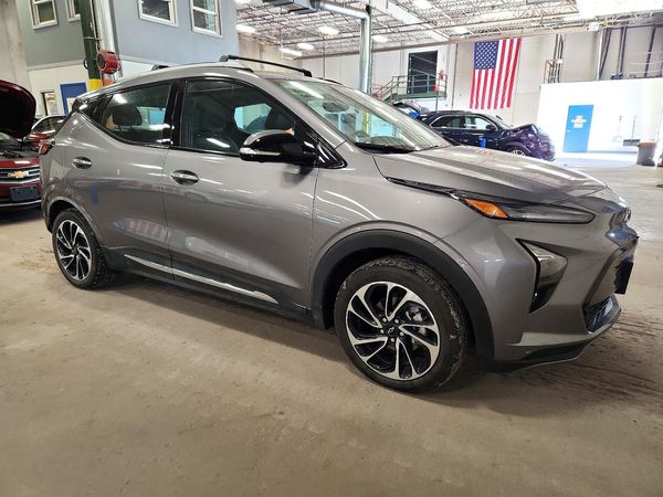 2023 CHEVROLET BOLT Premier — Passenger 3/4