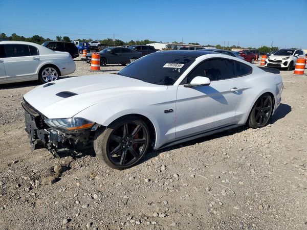 2019 FORD MUSTANG GT Coupe — Front 3/4