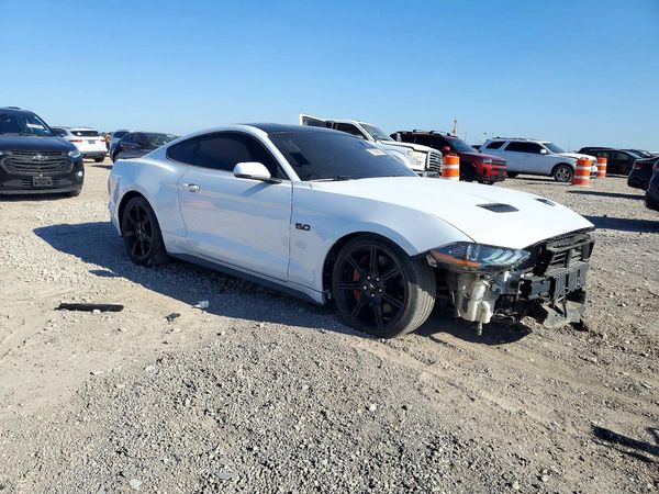 2019 FORD MUSTANG GT Coupe — Passenger 3/4