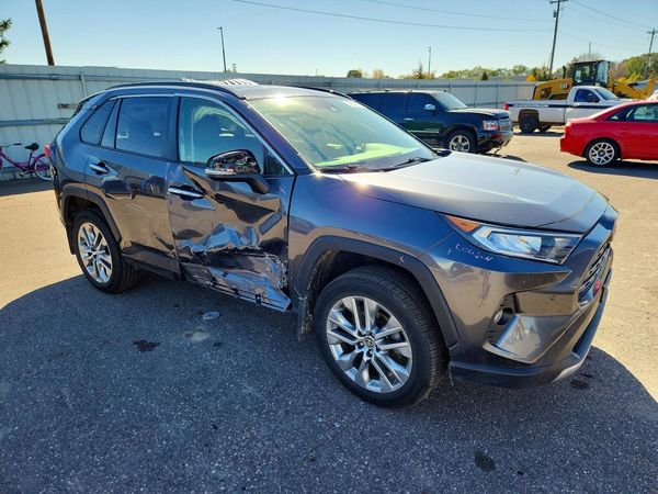 2021 TOYOTA RAV4 Limited — Passenger 3/4