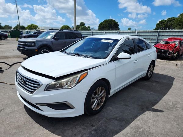 2016 HYUNDAI SONATA — DSFA — Front 3/4