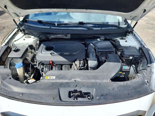 2016 HYUNDAI SONATA — Engine bay